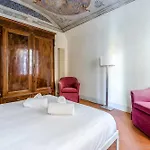 Hostly-Maison Le Vettovaglie-Historical Center