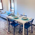 2 Camere, 3 Balconi, Parcheggio, Zona Residenziale