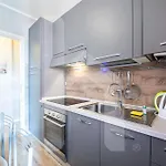 Homiday- Free Parking - Design Flat - Ospedale Cisanello