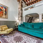 Hostly-Suite Magnifica Al Borgo-Central Elegance
