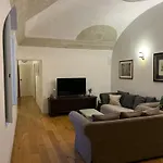 Frescos House