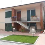 Gino\'S House
