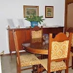 Le Rose Apartment