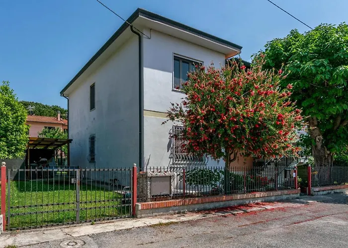 Amazing apartment in Pisa with 2 Bedrooms