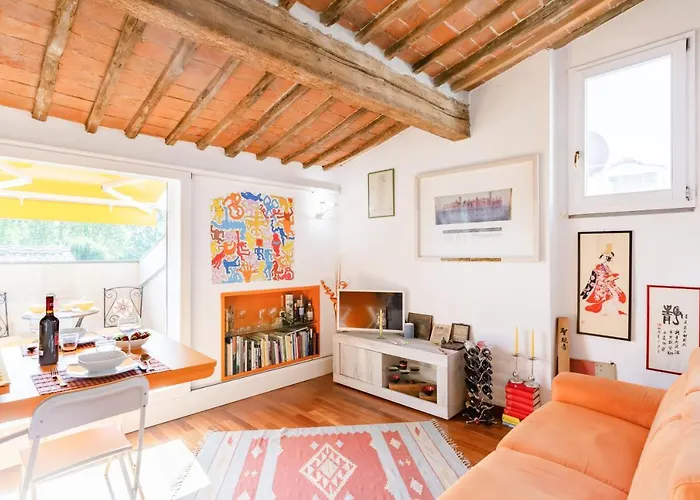 Piazza Dei Cavalieri Orange Attic Apartment