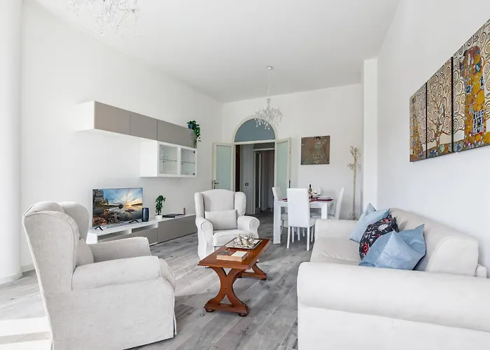 Lungarno Elegant Apartment With Panoramic Balcony