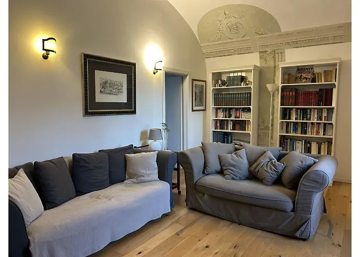 Frescos House
