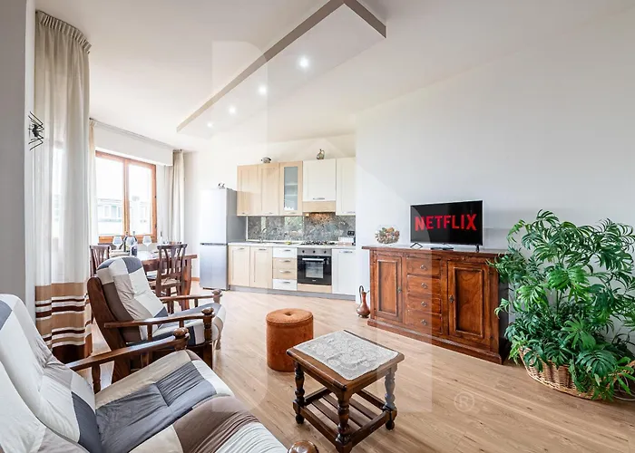 Homiday - Pisa - Elegant Apartment- 3 Camere 2 Bagni