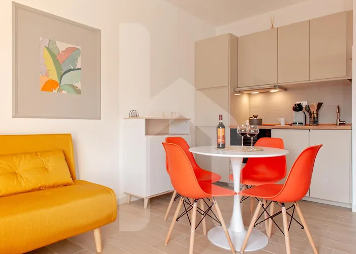 Homiday- New Apt- Free Parking- Aeroporto - Ospedale