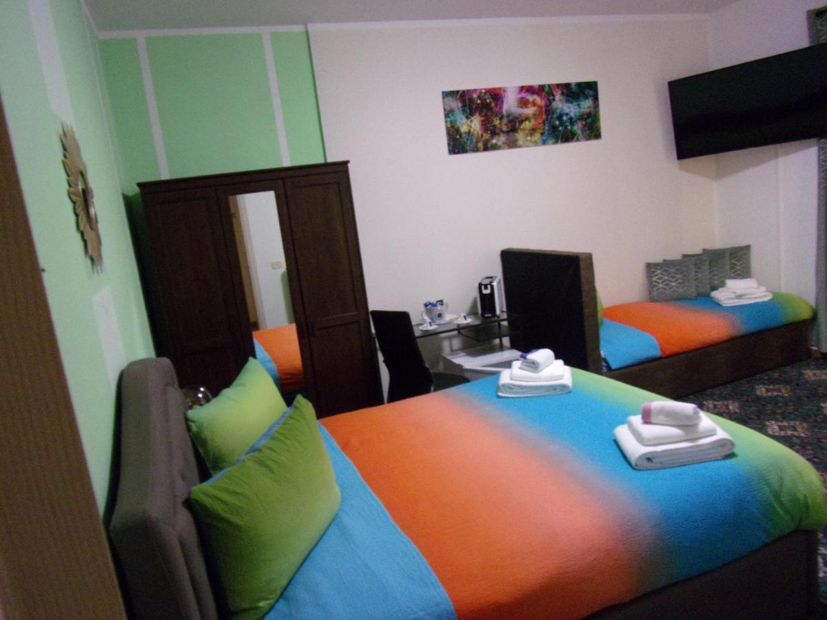 Expresia B E B Bed & Breakfast