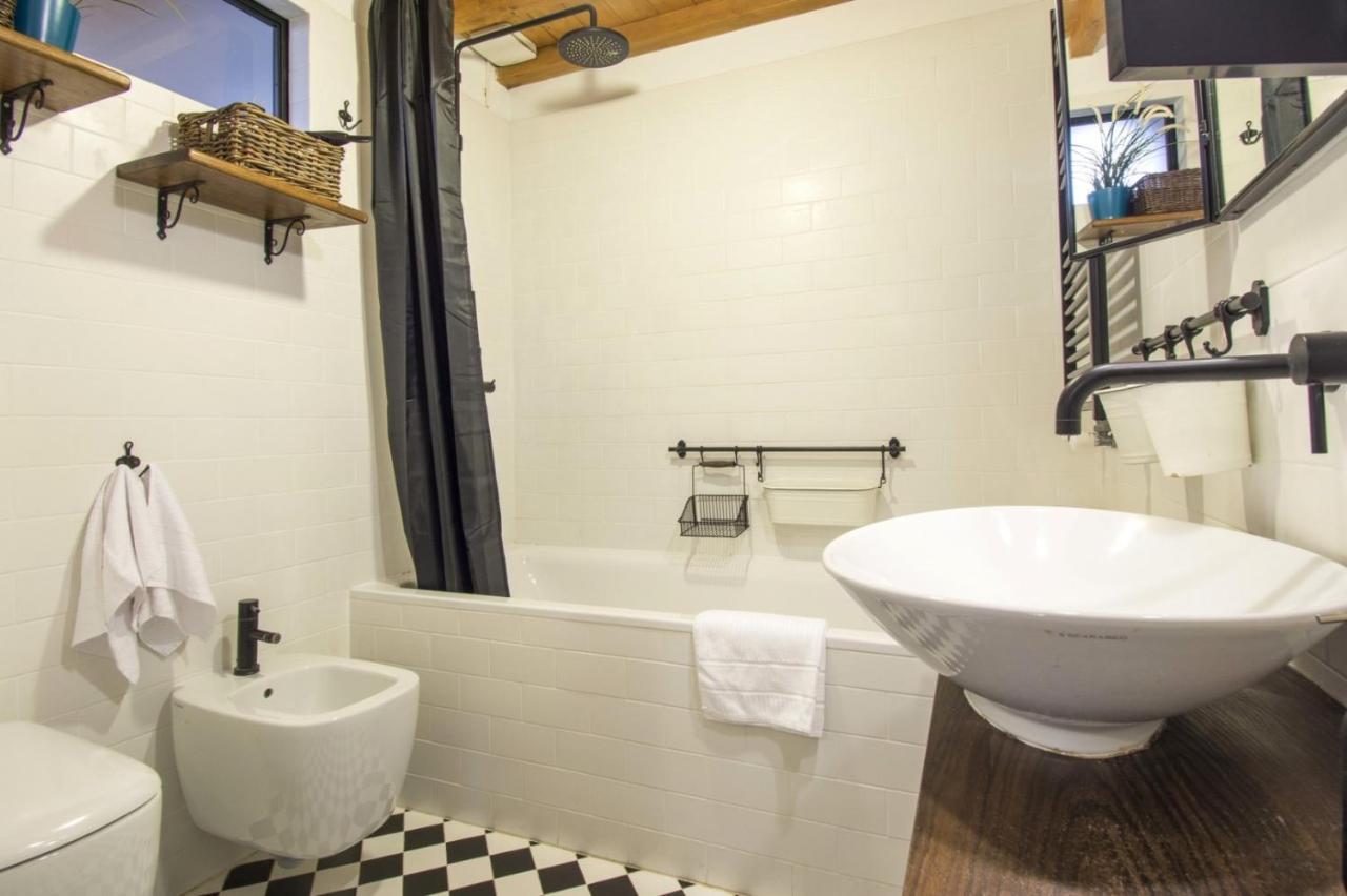 Apartment Altido Gorgeous Apt For 6 In The Historical Center