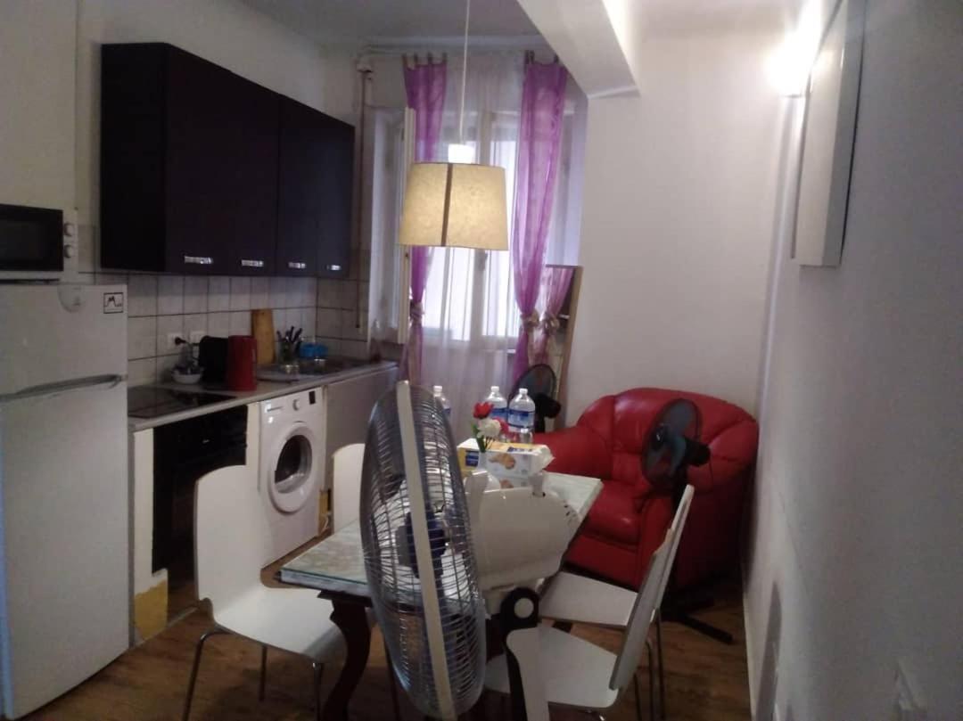 Camera Grande Rosa Privatunterkunft Pisa