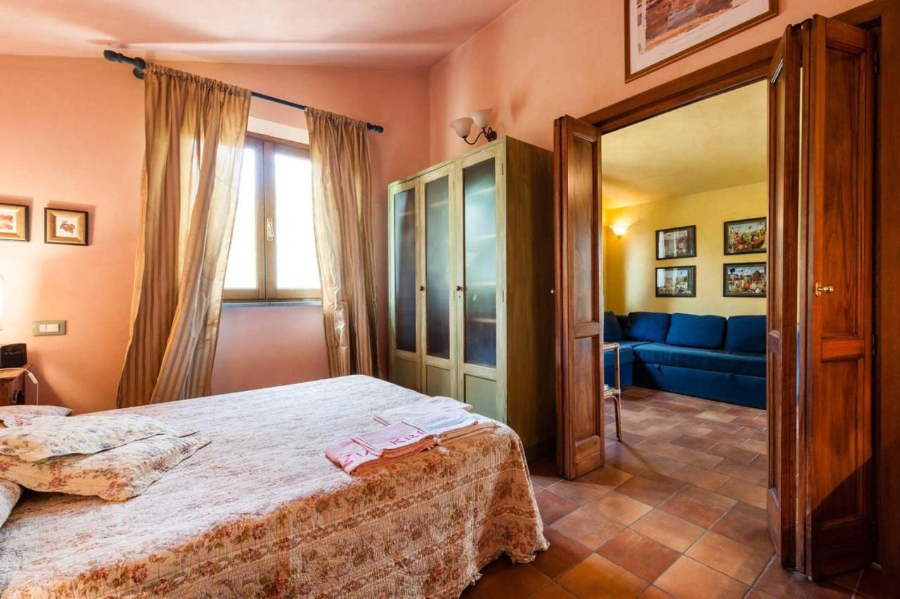 Charming In With Terrace And Shared Pool. Villa Pisa