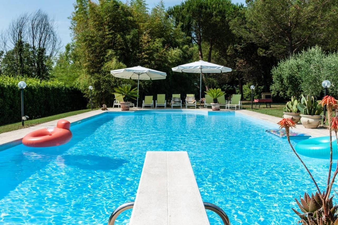 Charming In With Terrace And Shared Pool. Villa *