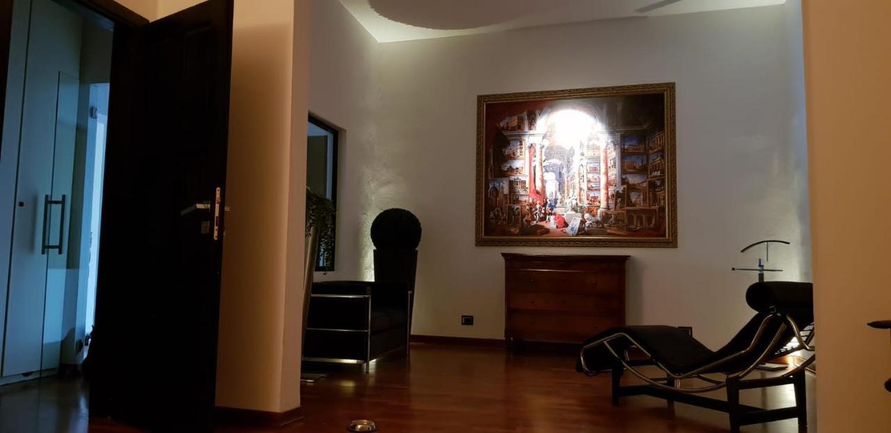La Casa Con Piscina Riscaldata Interna Anna Luxury Garden