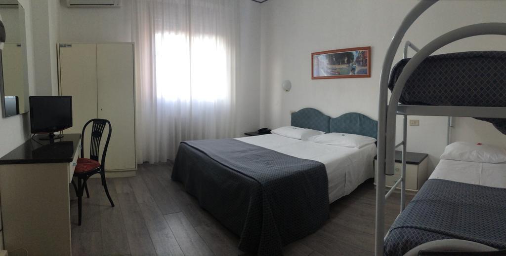 Khách sạn Capitol 3*