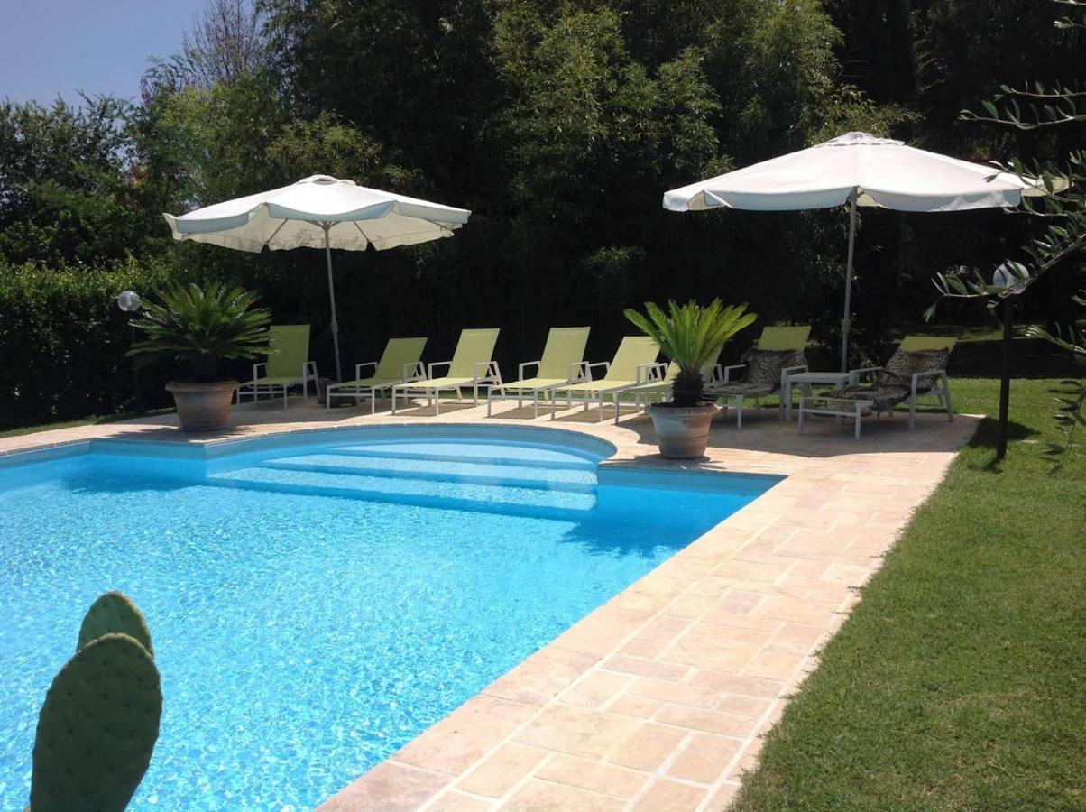 Charming In With Terrace And Shared Pool. Villa *
