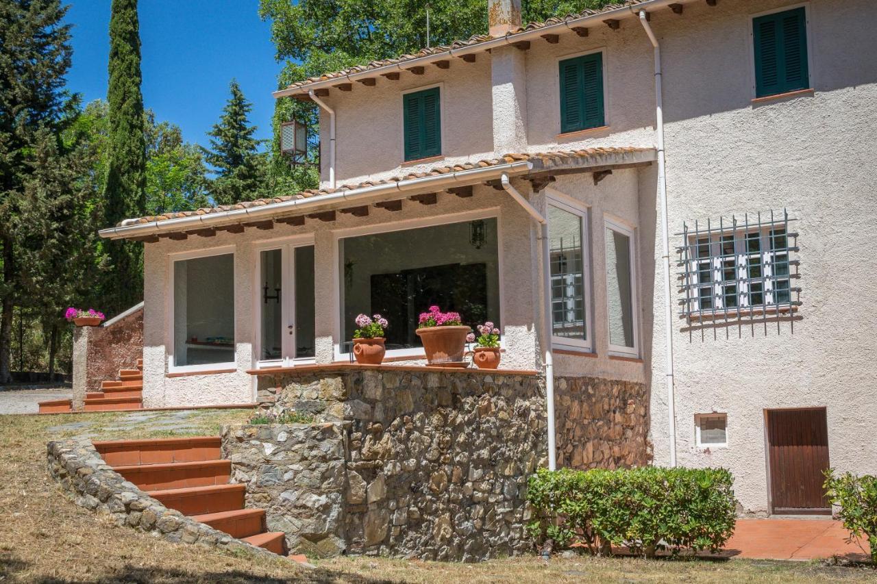 Villa Riparbella Villa *