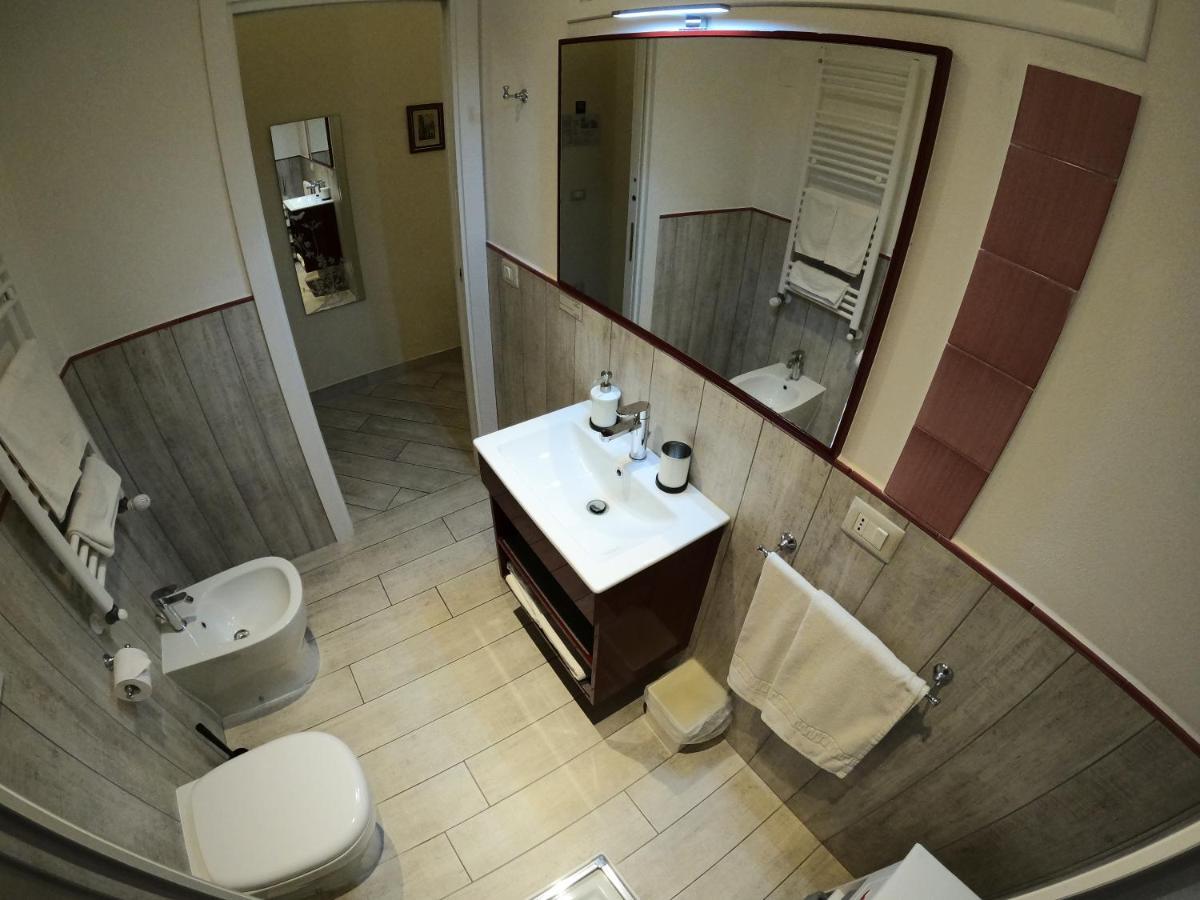 Bed & Breakfast Five Roses