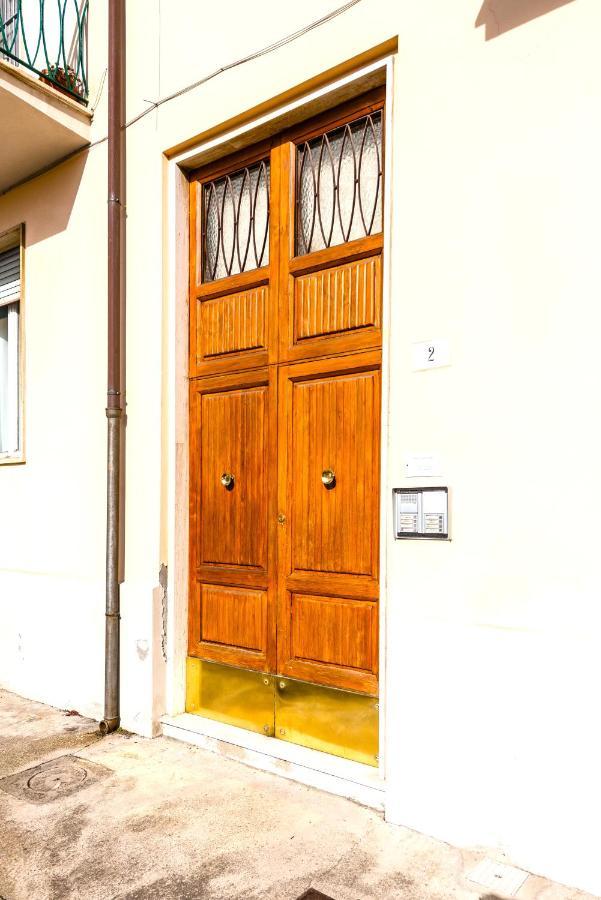 Hostly - The Urban Garden House - 3 Bedrooms, Garden, Great Location! Pisa