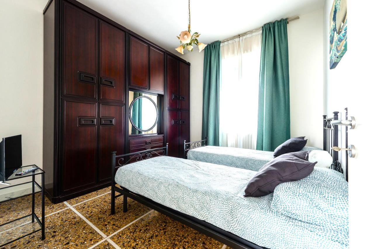 Hostly - The Urban Garden House - 3 Bedrooms, Garden, Great Location! * Pisa