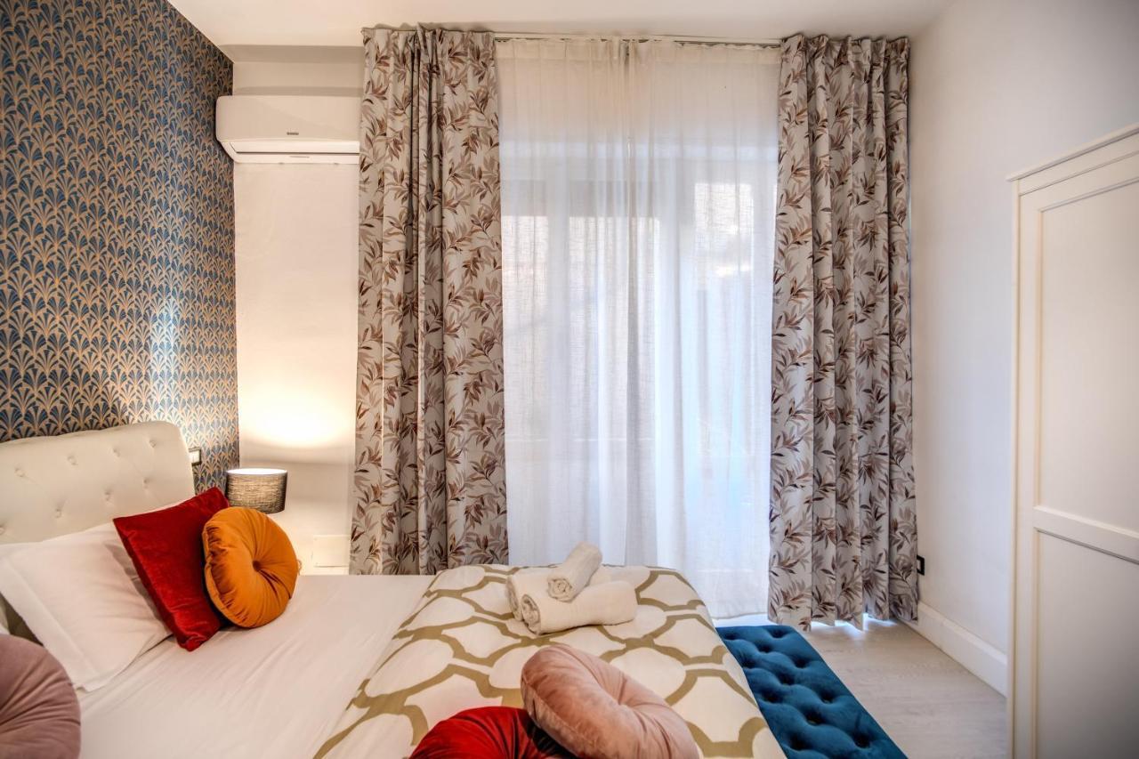 Apartment Aweshomeitaly - White Mirrors *
