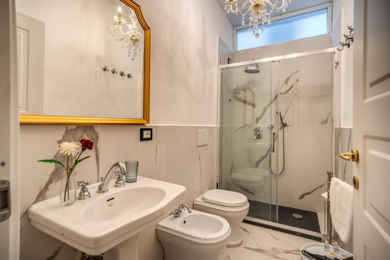 Aweshomeitaly - White Mirrors Apartment Pisa