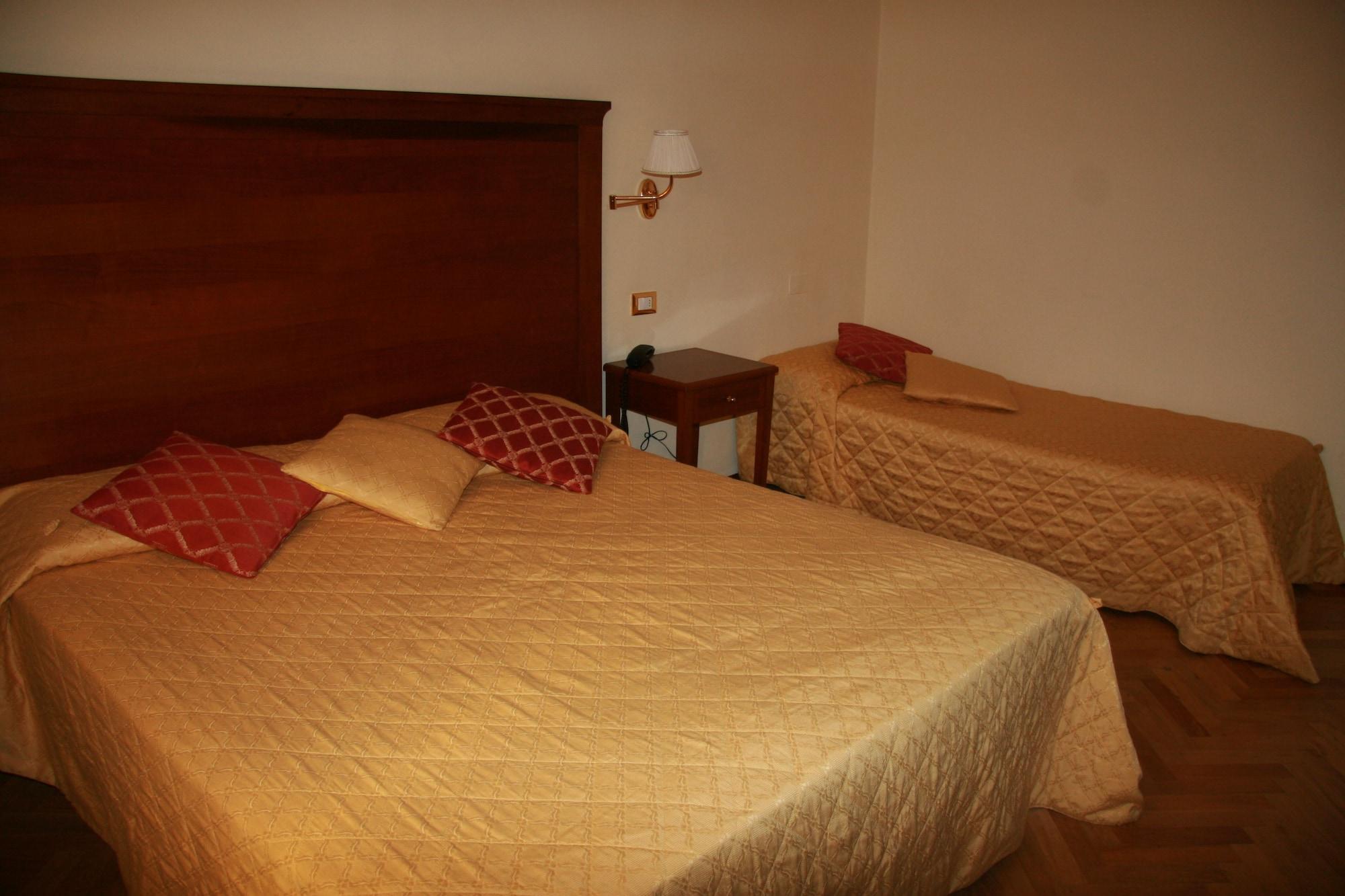 Hotel Alessandro Della Spina 3*