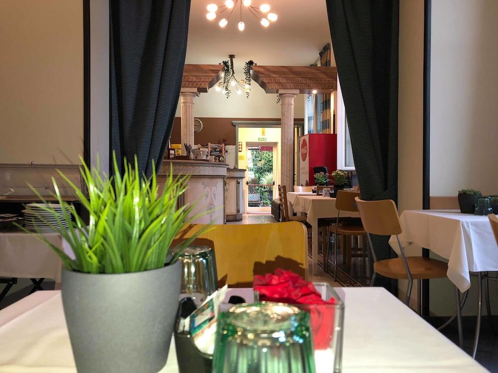 Athena Hotel Pisa