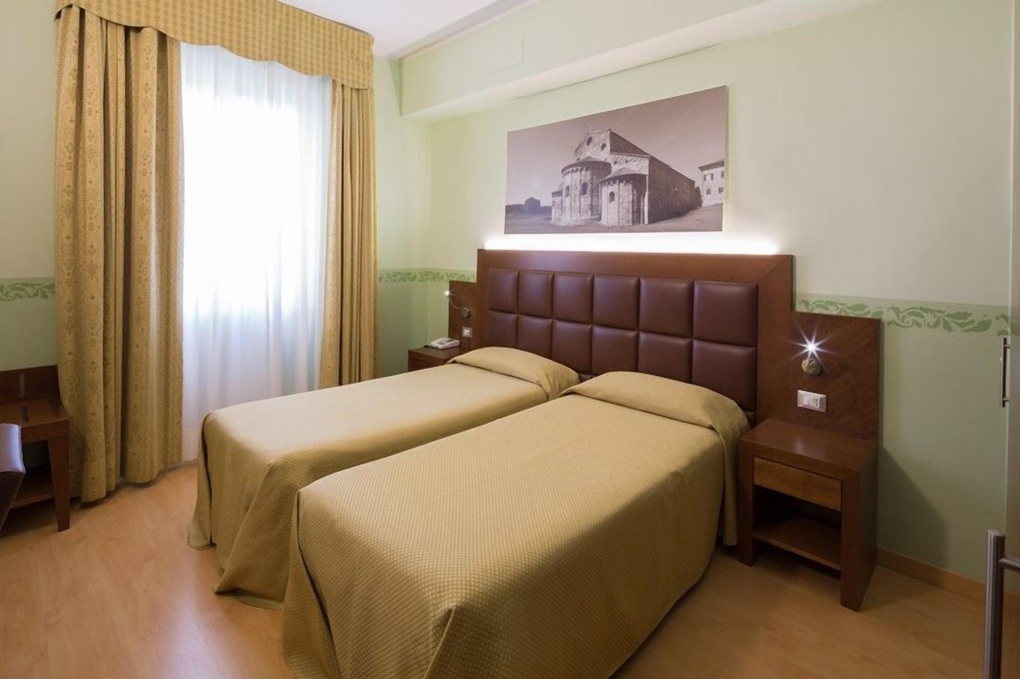 Terminus & Plaza 3* Pisa