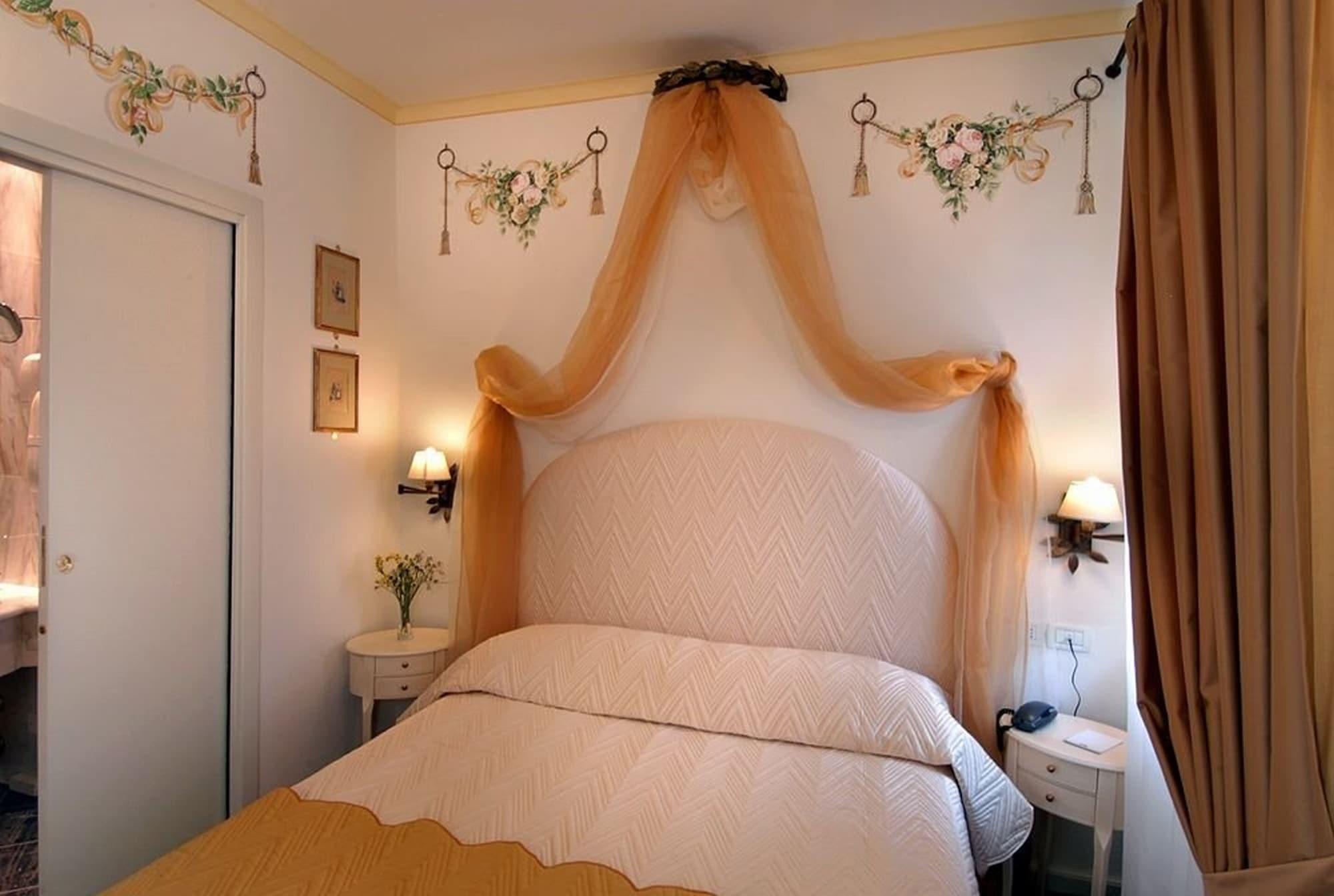 Relais Dei Fiori Dimora D'epoca Acomodação com café da manhã  3*
