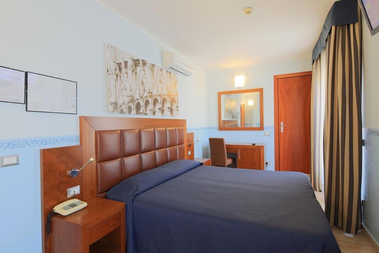 Terminus & Plaza Hotel 3*