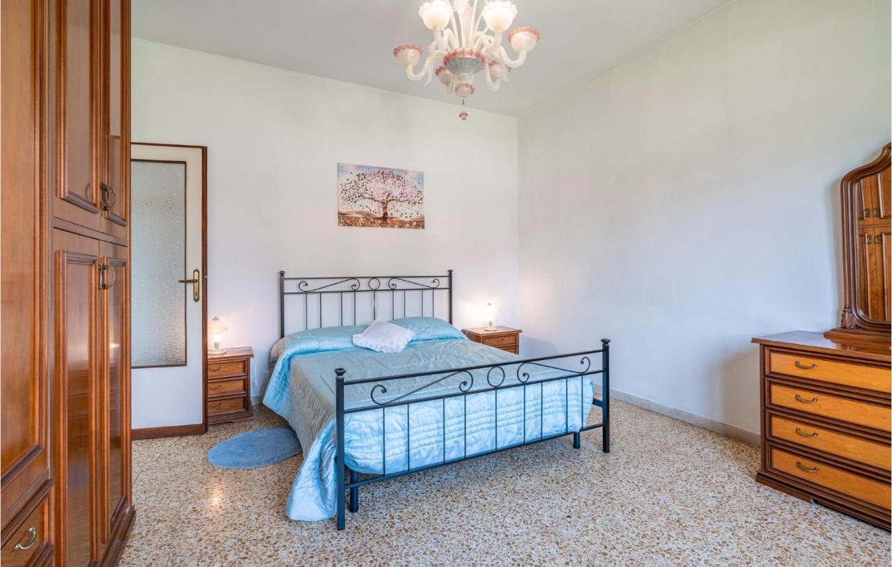 Appartement In San Giuliano Terme With 2 Bedrooms And Wifi