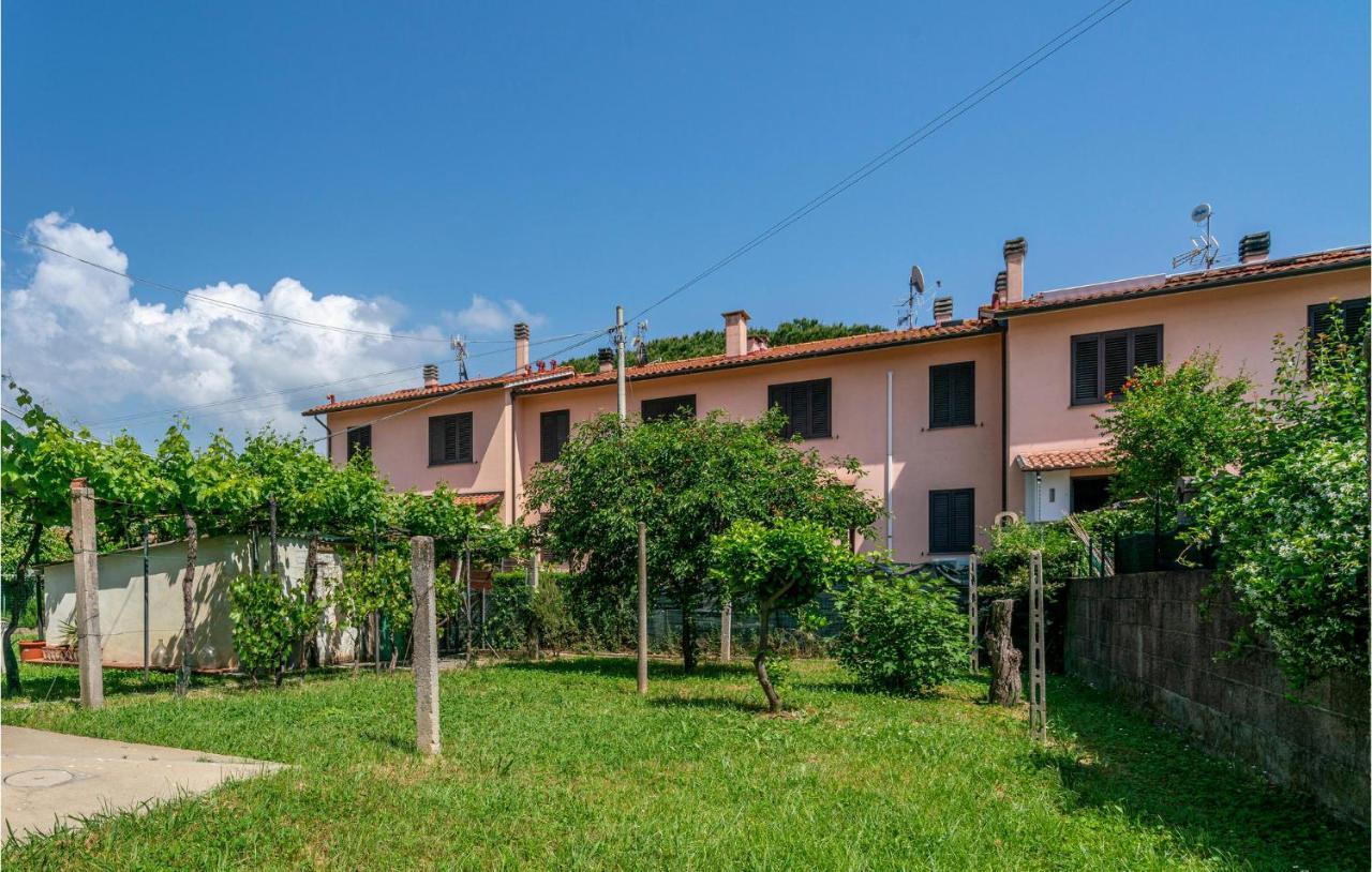 Apartamento In San Giuliano Terme With 2 Bedrooms And Wifi *