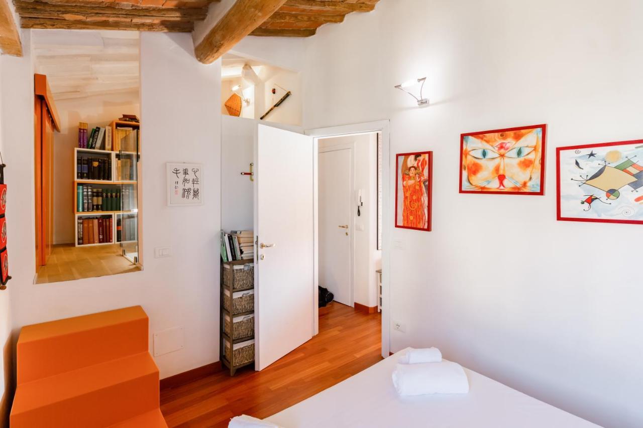 Piazza Dei Cavalieri Orange Attic *
