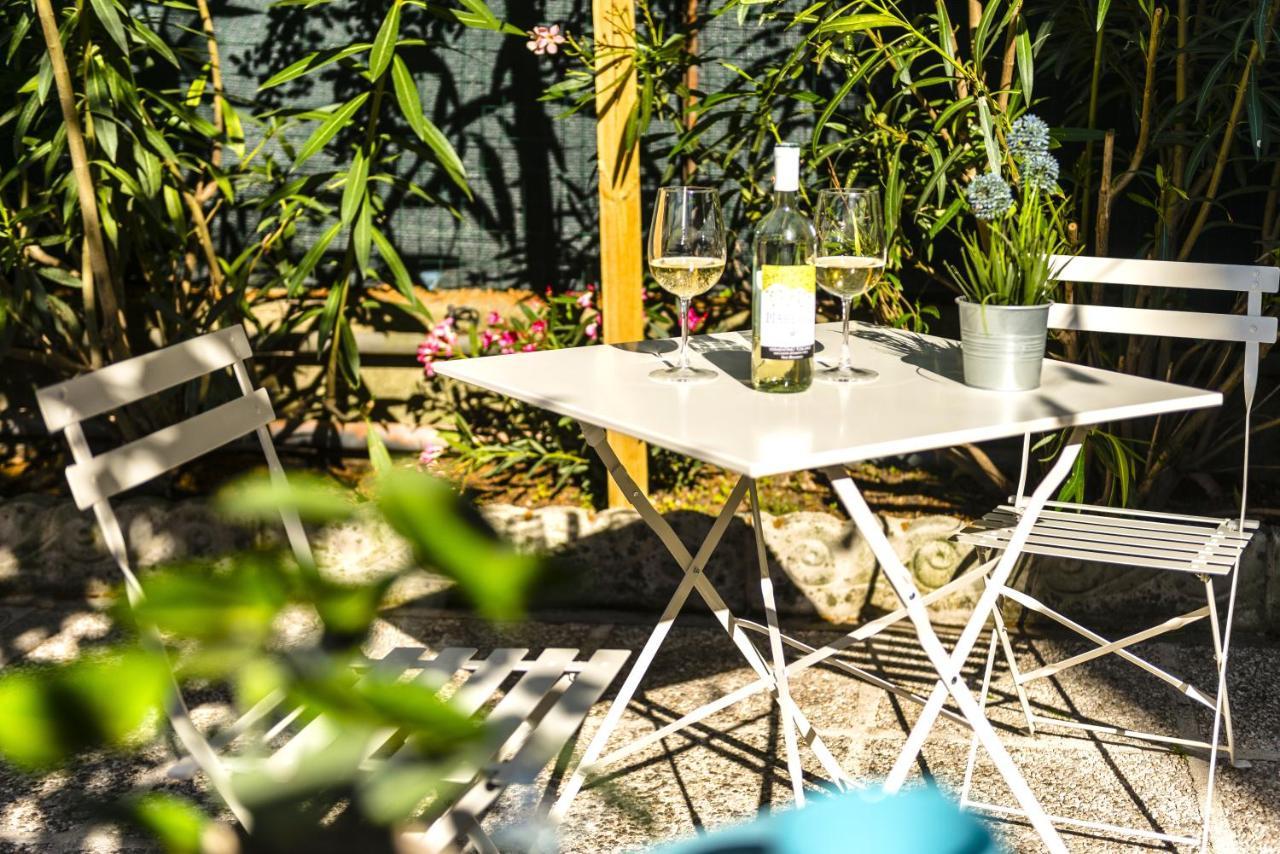 Hostly - The Urban Garden House - 3 Bedrooms, Garden, Great Location! *