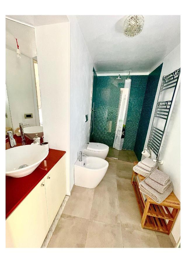 Close Enough Apartamento