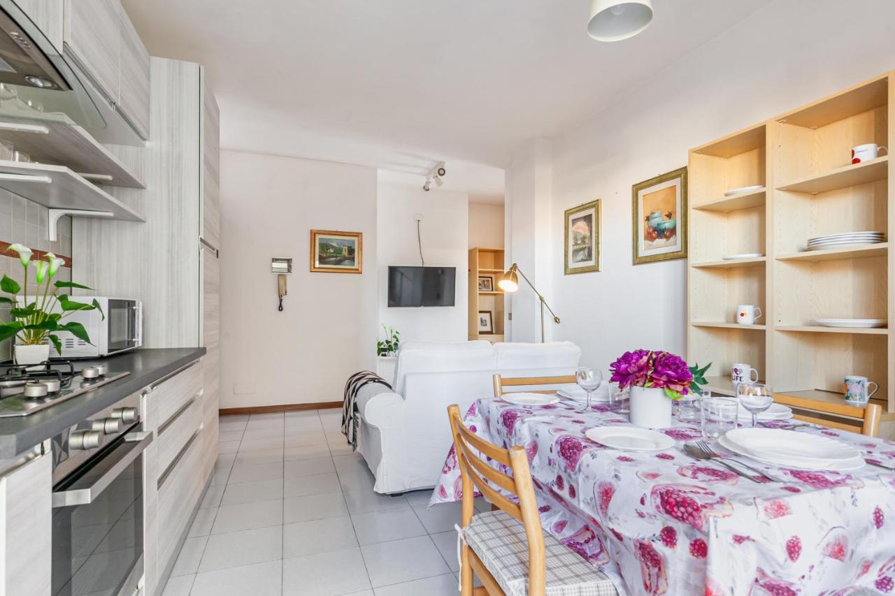 Cozy Near The Hospital With 2 Balconies! Apartamento Pisa