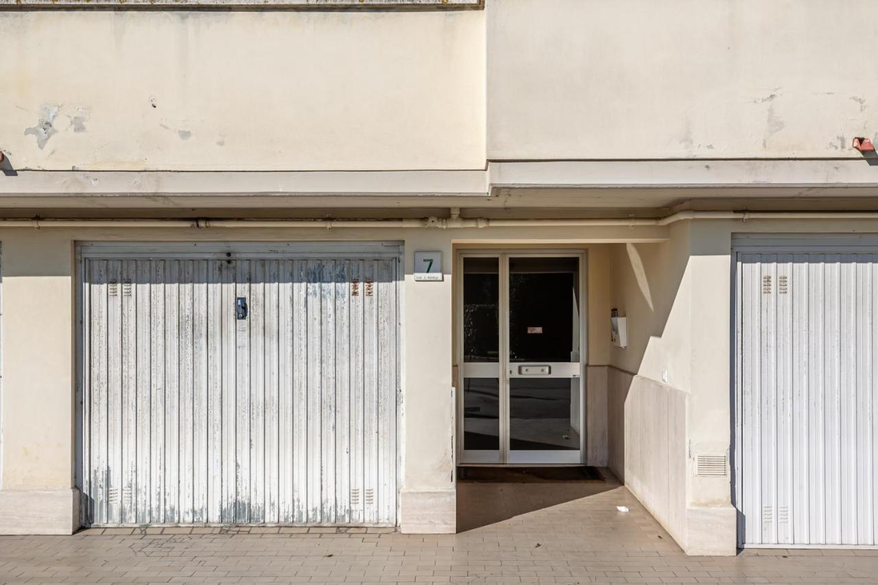 Cozy Near The Hospital With 2 Balconies! *
