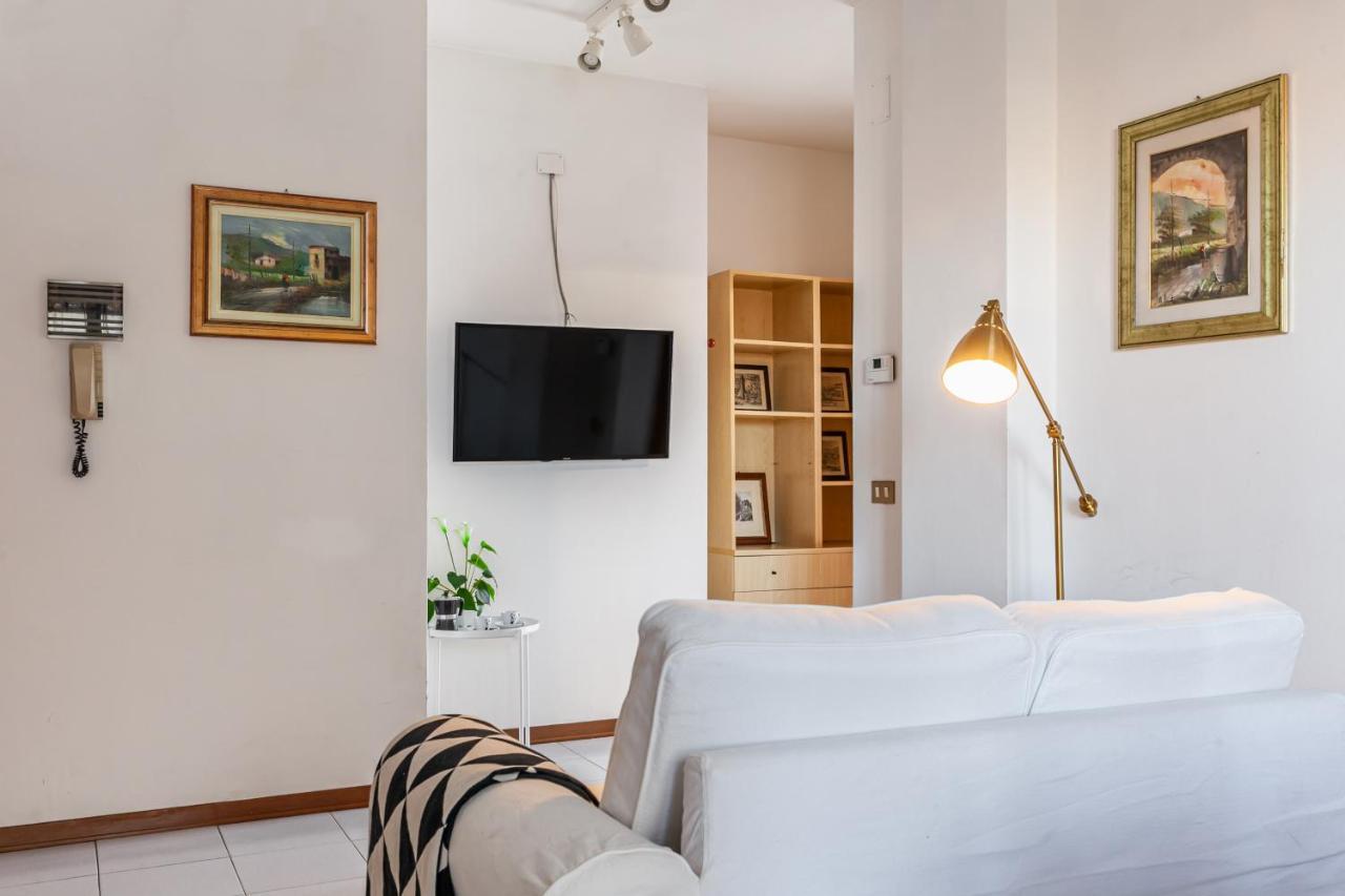 Cozy Near The Hospital With 2 Balconies! Apartamento Pisa
