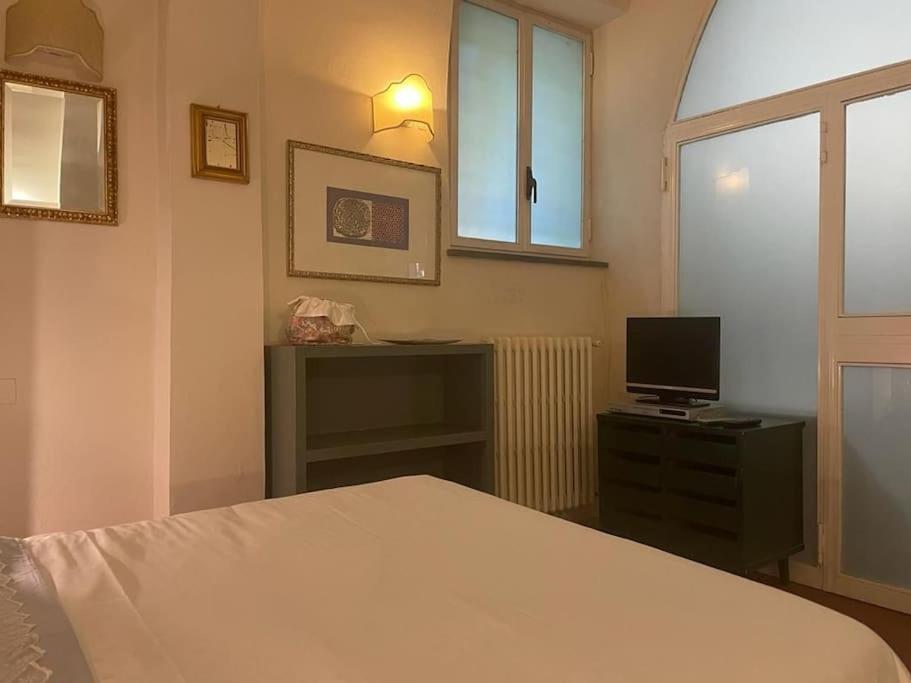 Dimora Storica La Foglia Apartment *