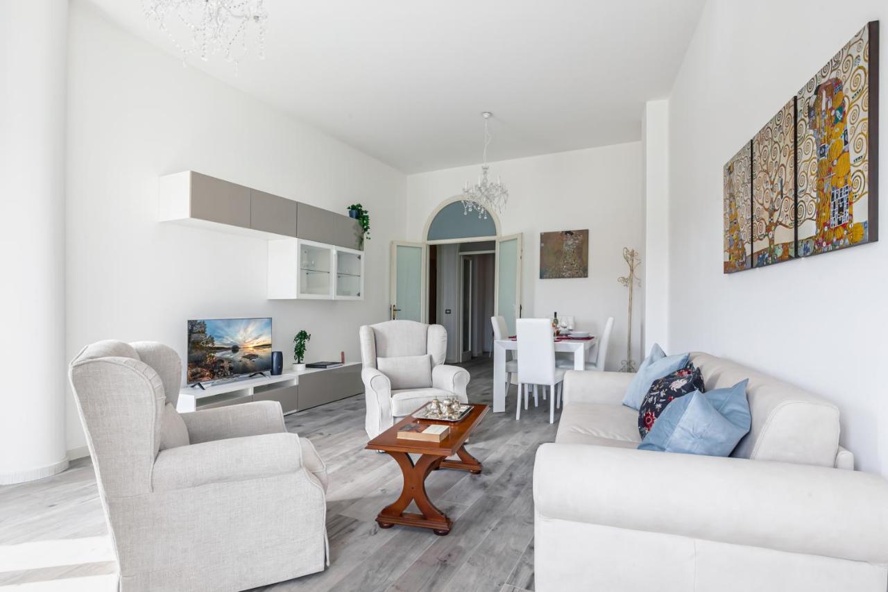 Lungarno Elegant With Panoramic Balcony *
