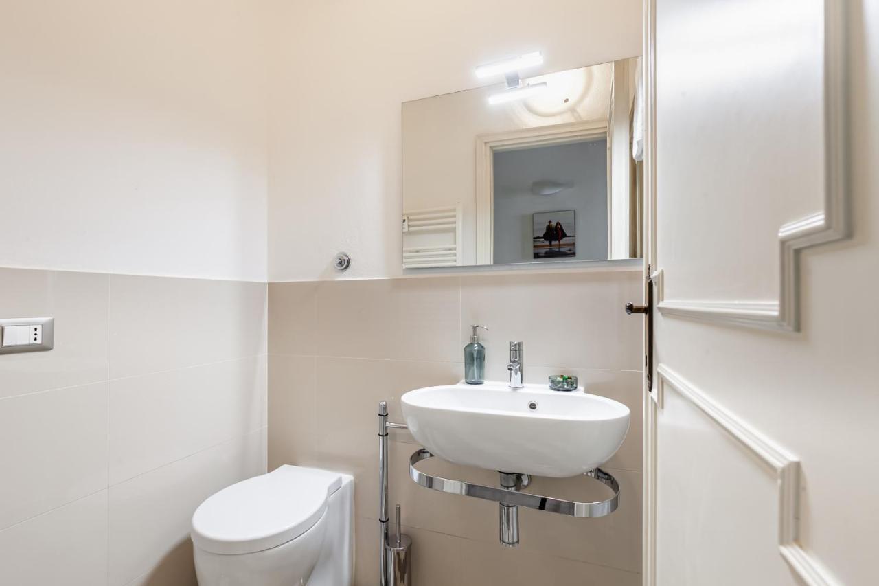 Lungarno Elegant With Panoramic Balcony * Pisa