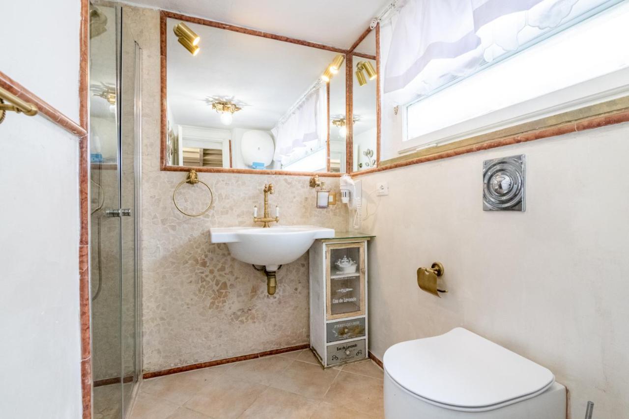 Merlo 1 & Parking Apartment Pisa