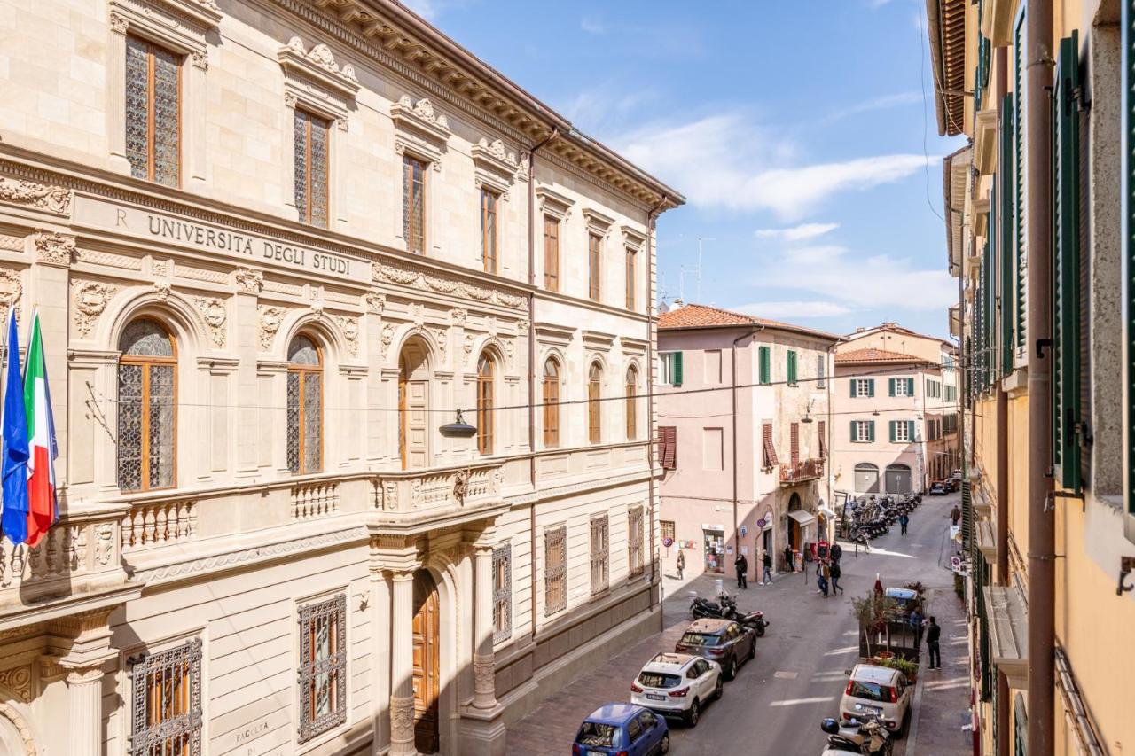 La Sapienza Di * Pisa