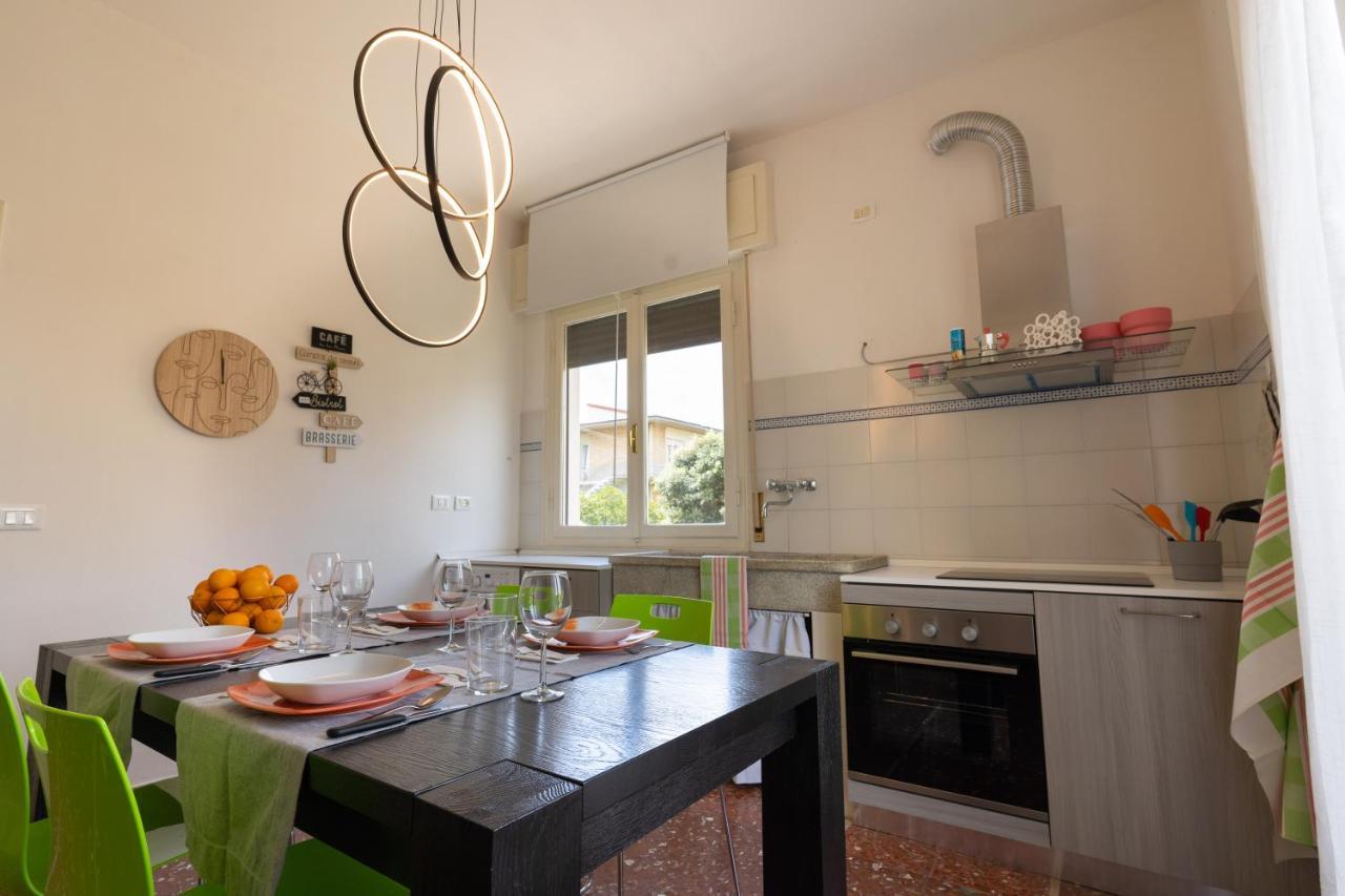 In A Tirrenia, Eleganza E Comfort A Pochi Passi Dal Mare Apartment *