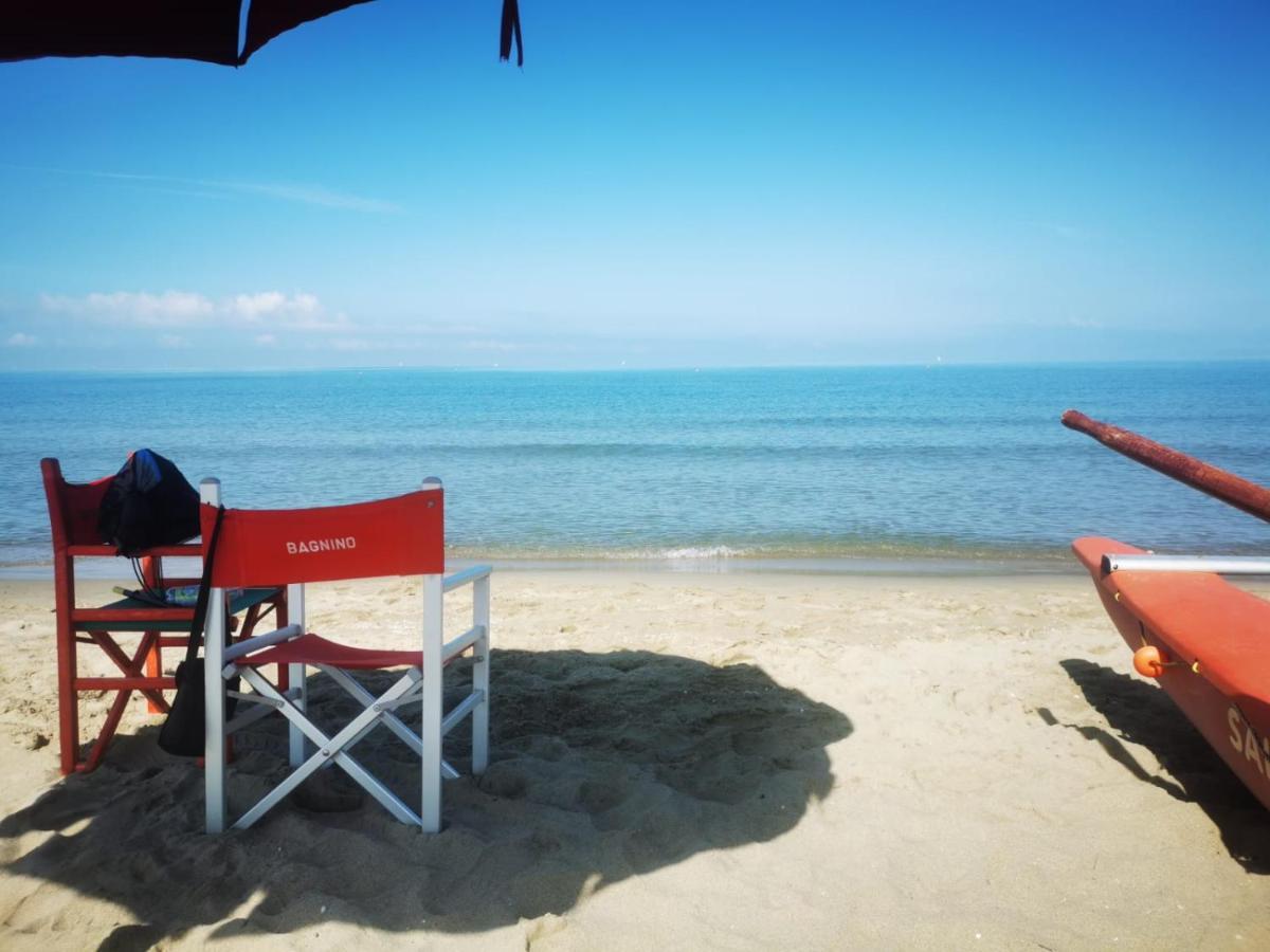 In A Tirrenia, Eleganza E Comfort A Pochi Passi Dal Mare Apartamento Pisa
