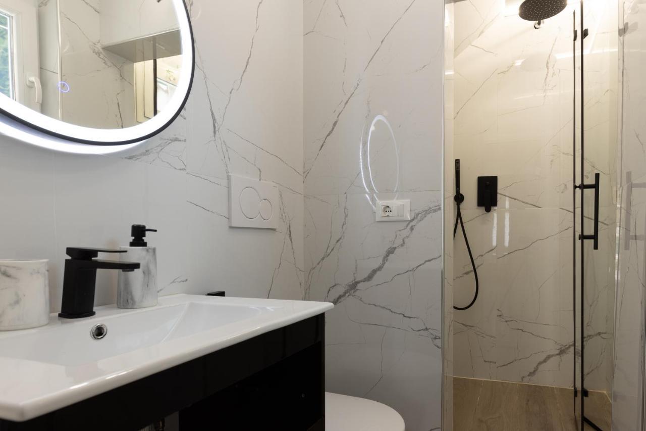 Apartment Station *