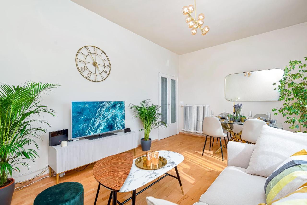 Art Deco' - Sleepwithme - Free Parking - Free Breakfast - Very Friendly Staff Apartment *