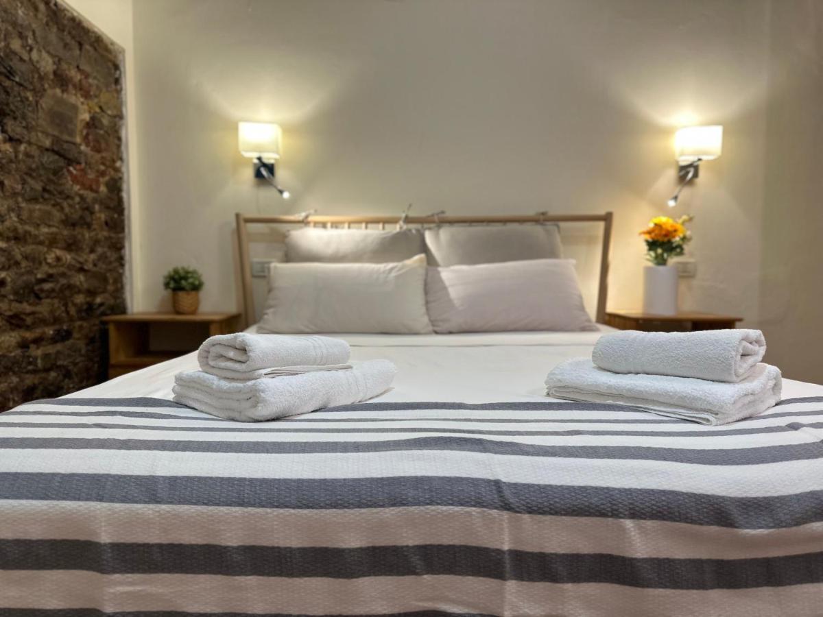 - Residenza D'epoca Piazza Cairoli Bed & Breakfast